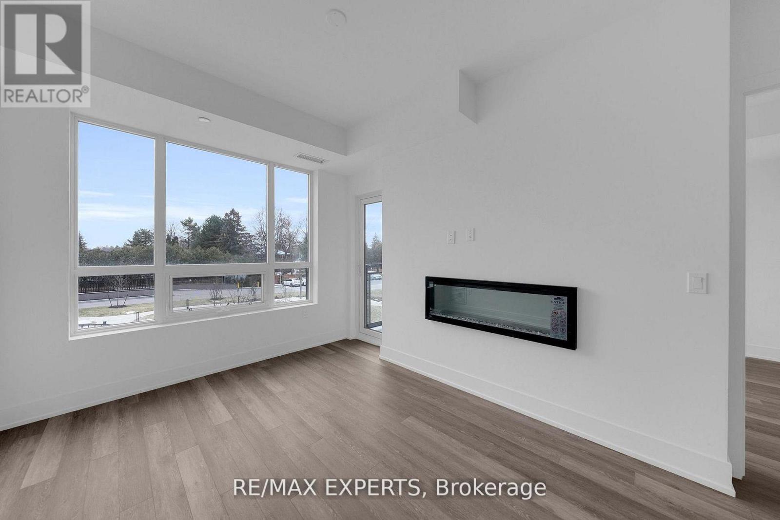 #203 2075 KING ROAD - 10