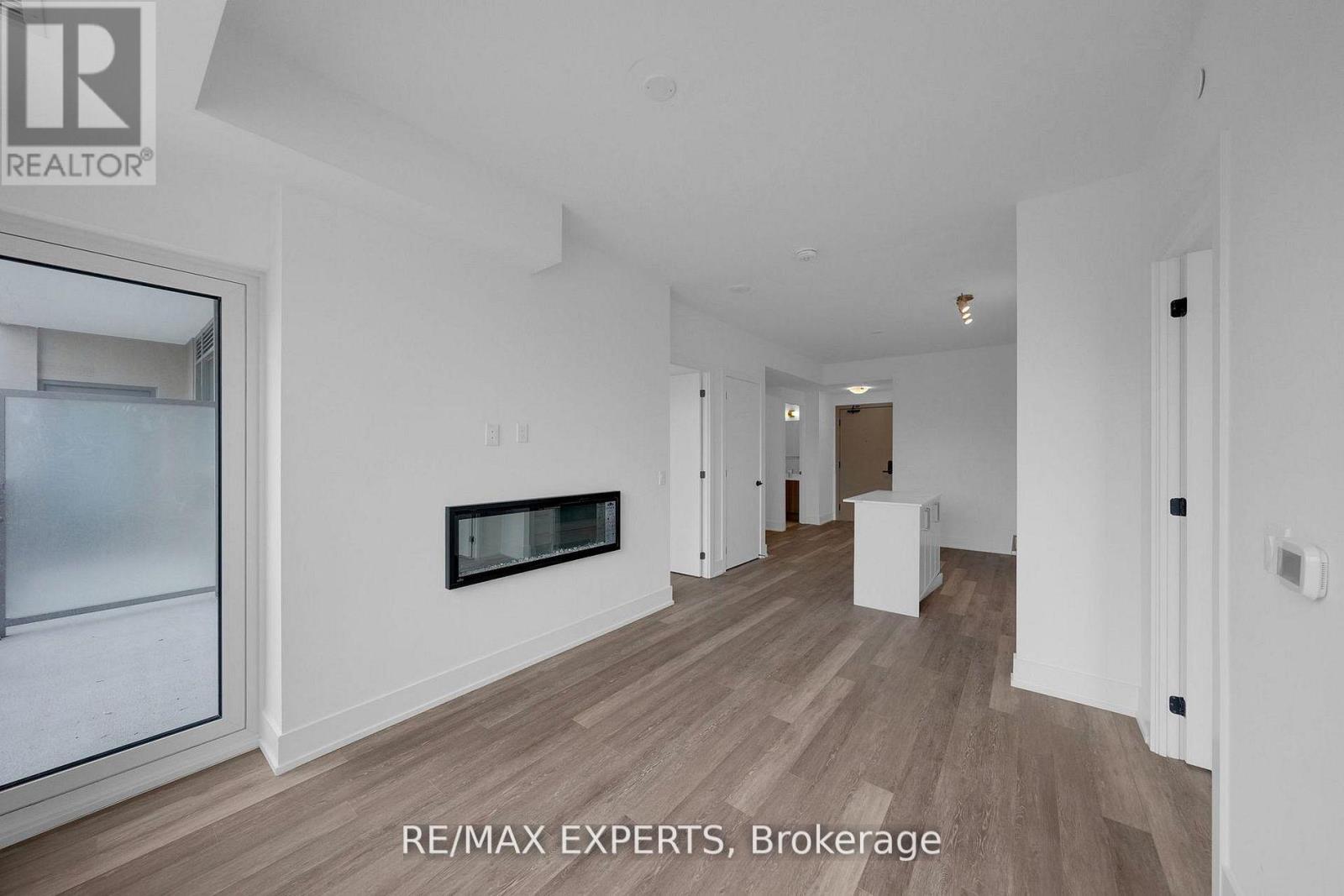 #203 2075 KING ROAD - 11