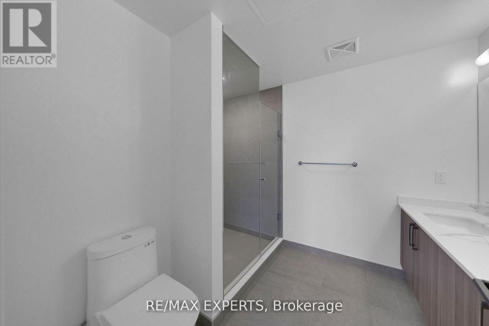 #203 2075 KING ROAD - 16