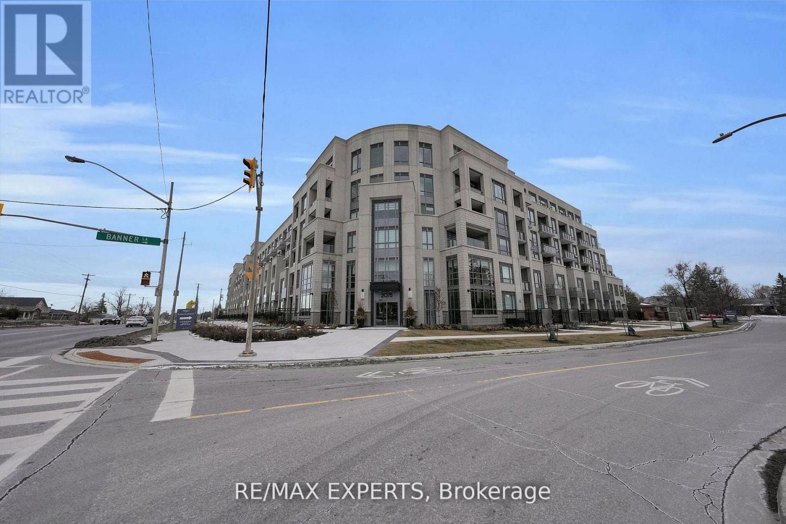 #203 2075 KING ROAD - 29