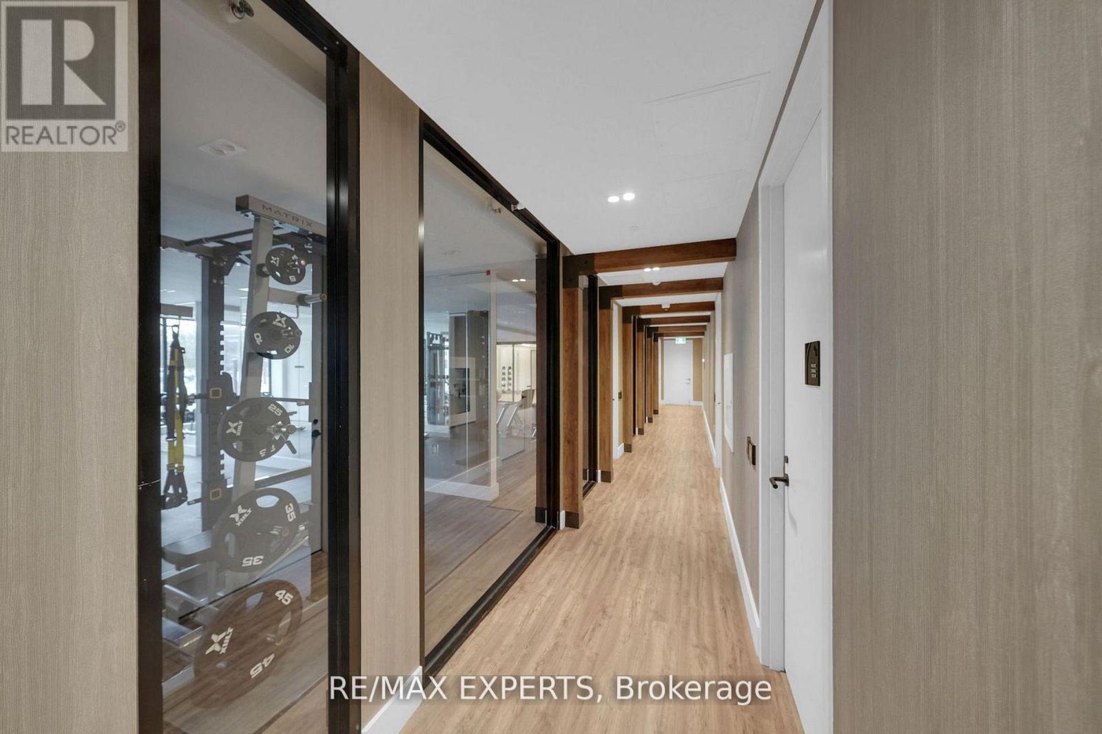 #203 2075 KING ROAD - 49