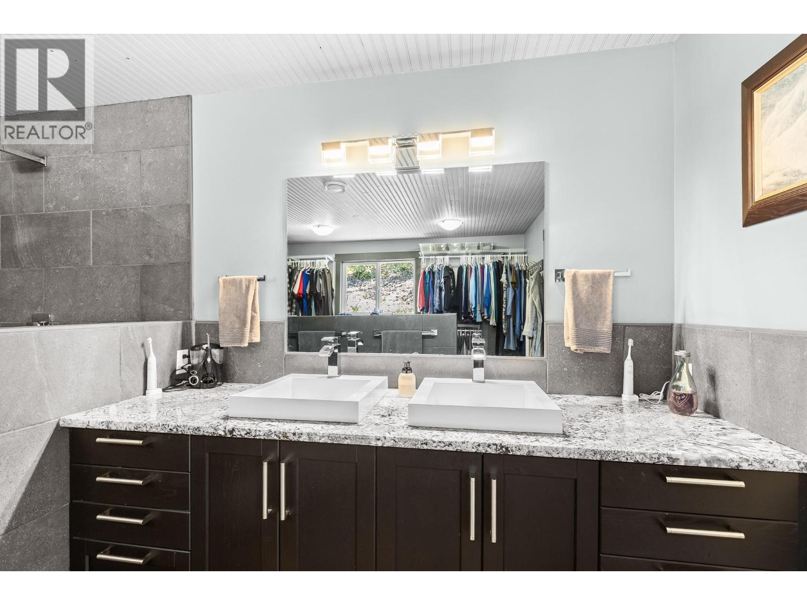 6902 Old Kamloops Road - 34