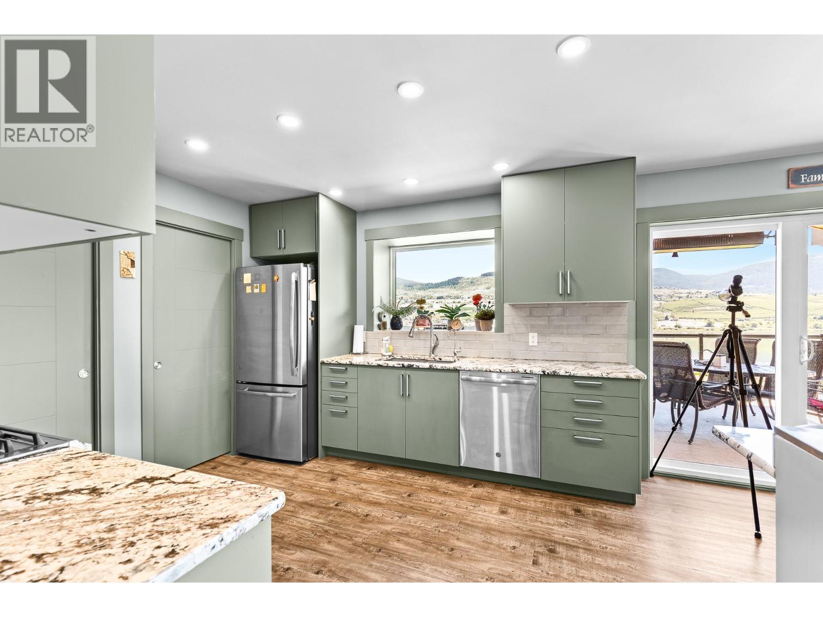 6902 Old Kamloops Road - 17