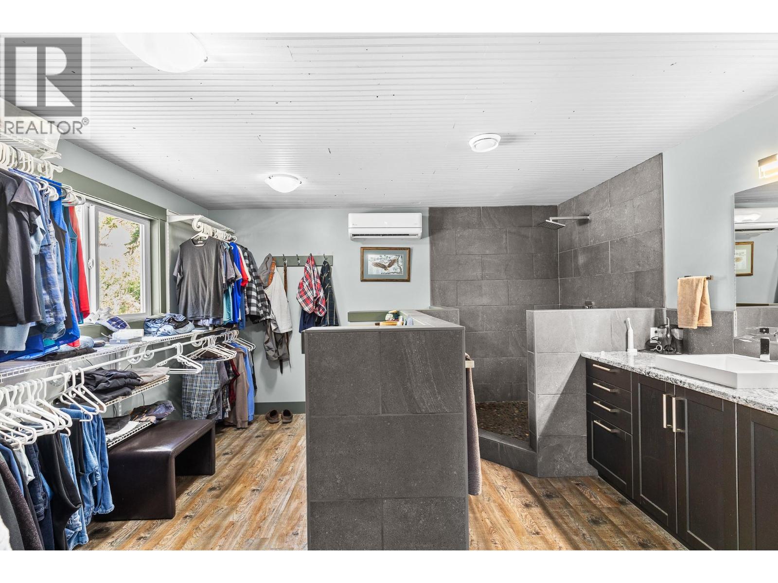 6902 Old Kamloops Road - 32