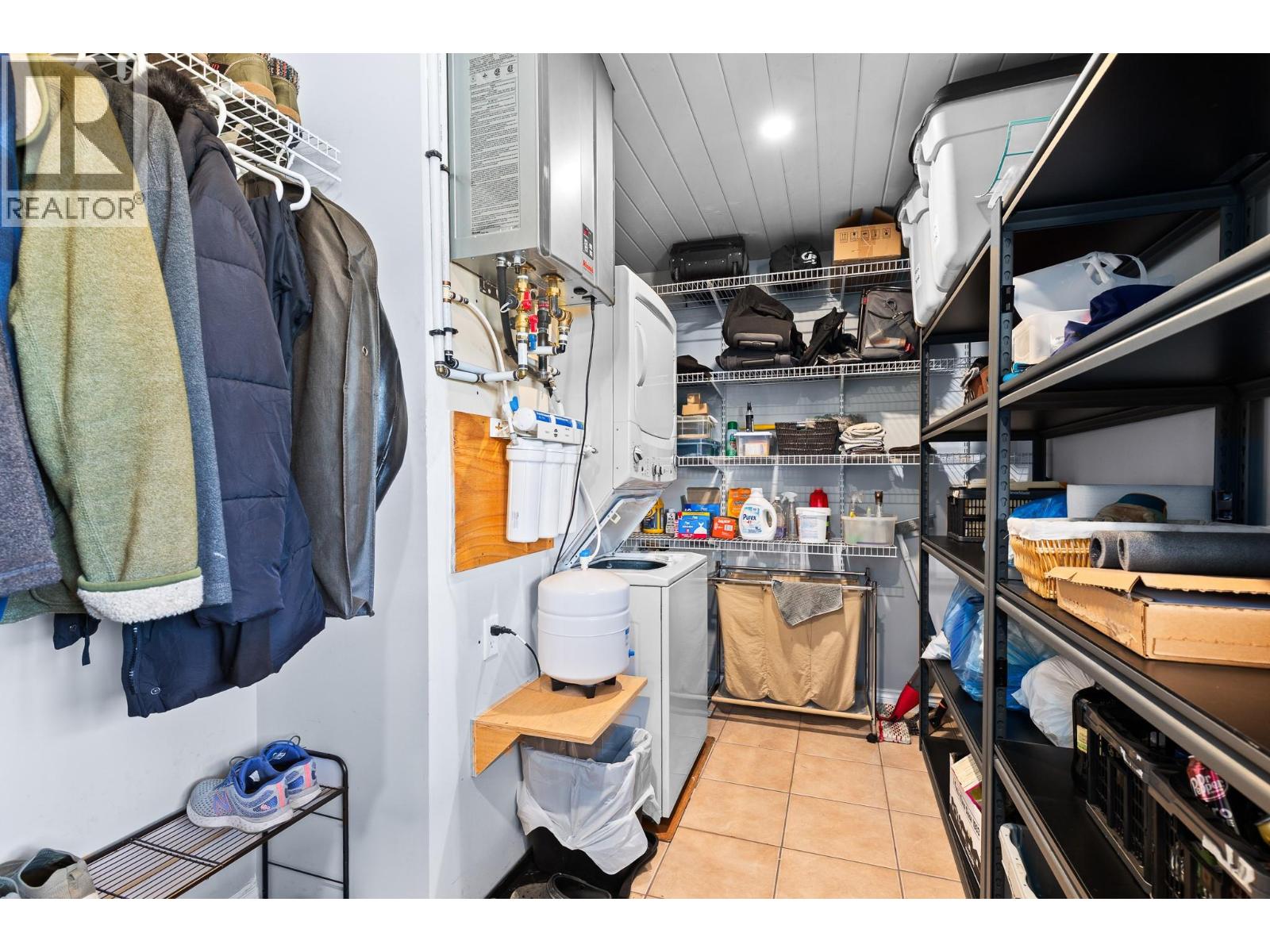 6902 Old Kamloops Road - 69