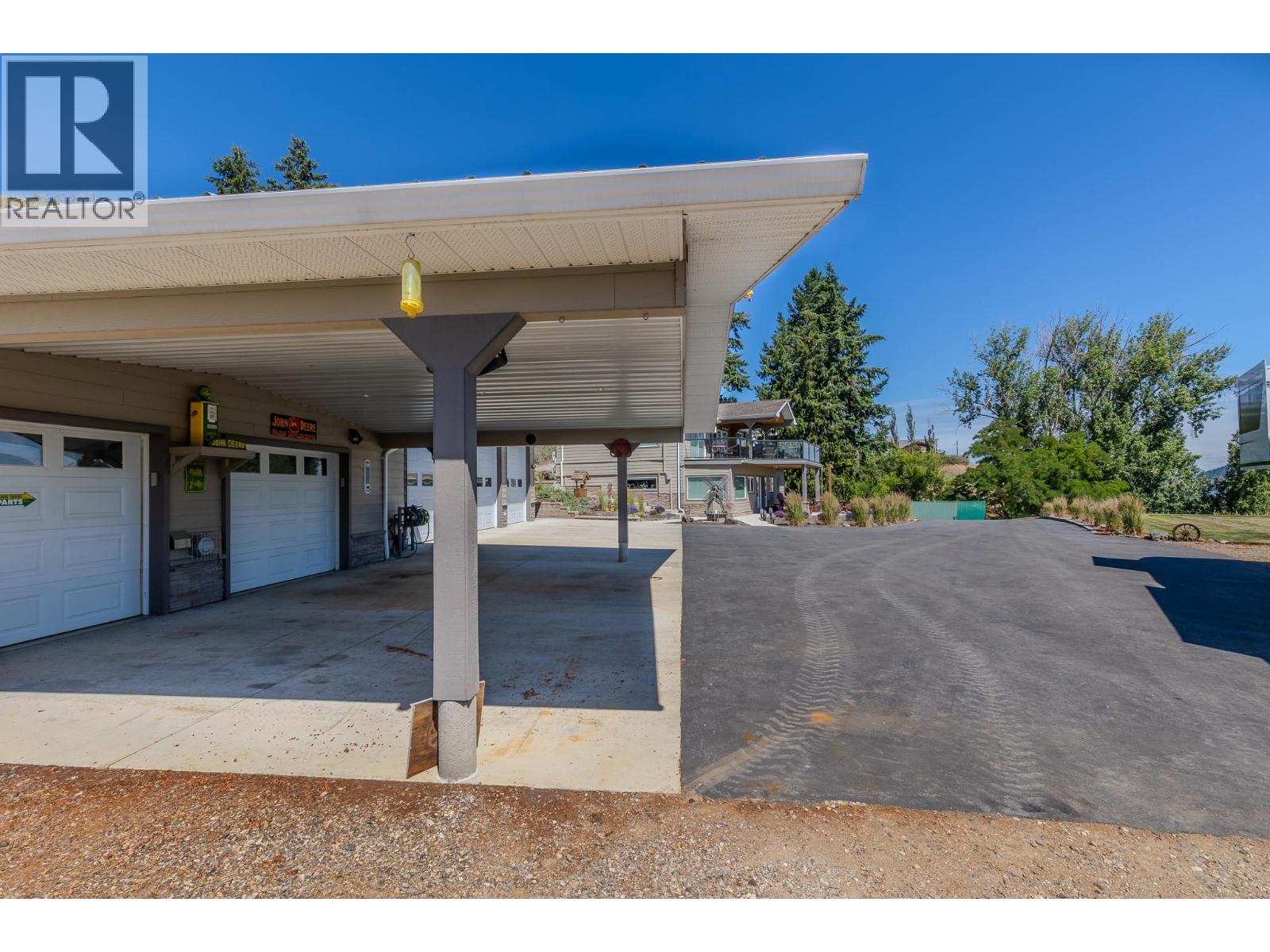6902 Old Kamloops Road - 83