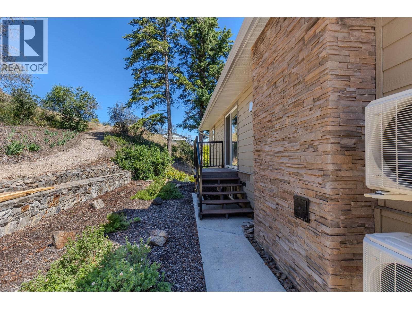 6902 Old Kamloops Road - 80