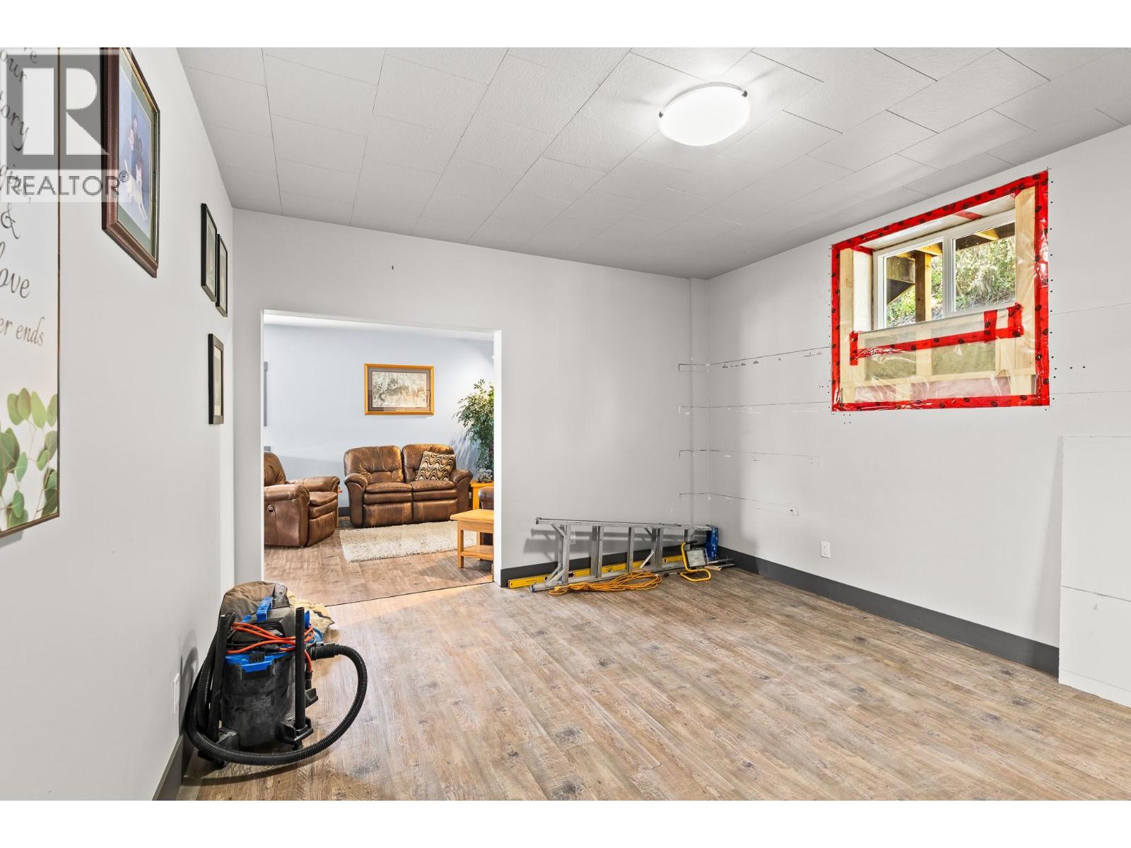 6902 Old Kamloops Road - 72
