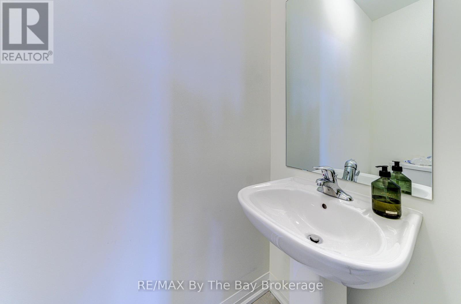 73 FEDERICA CRESCENT - Image 21