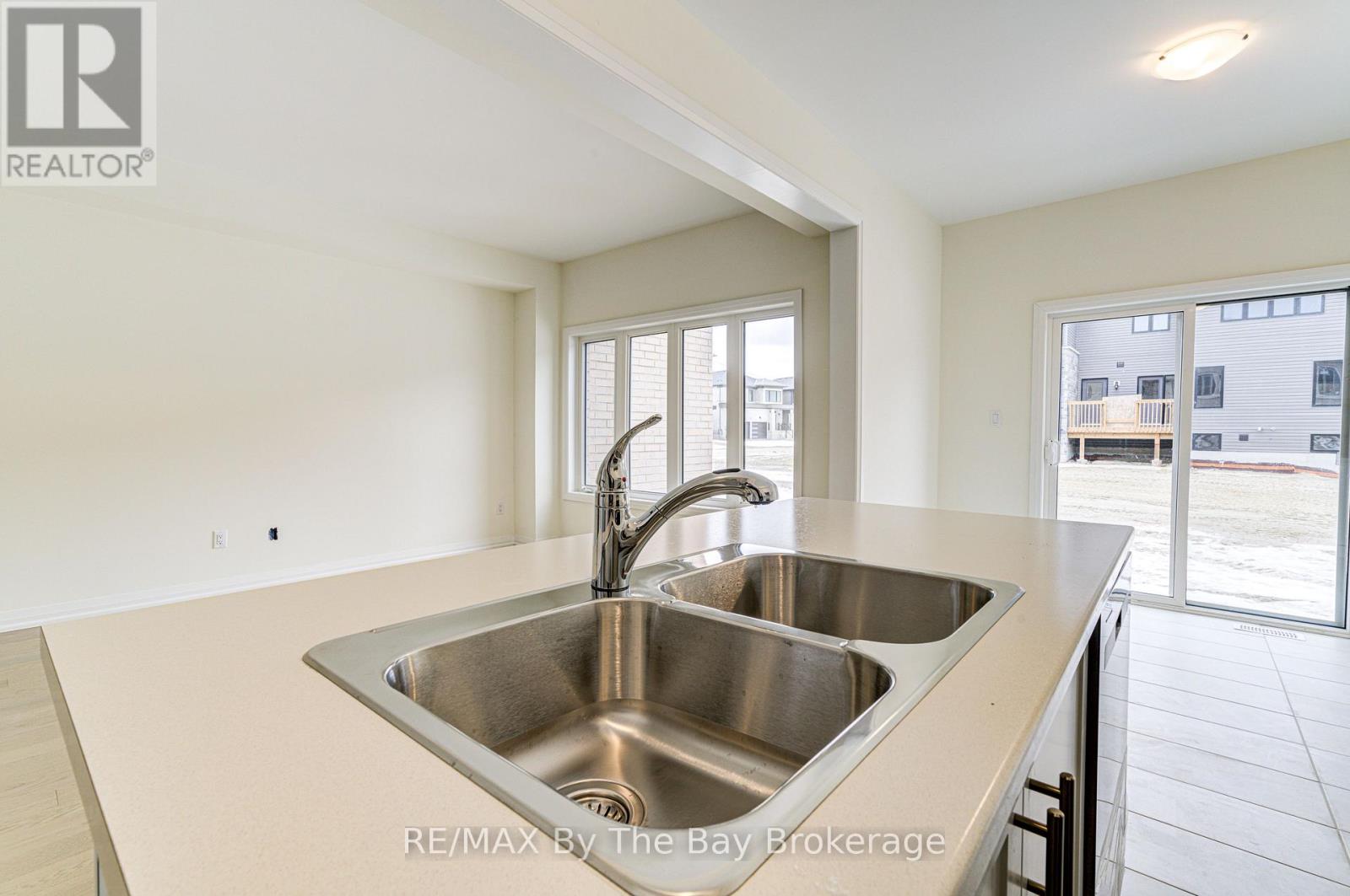 73 FEDERICA CRESCENT - Image 16