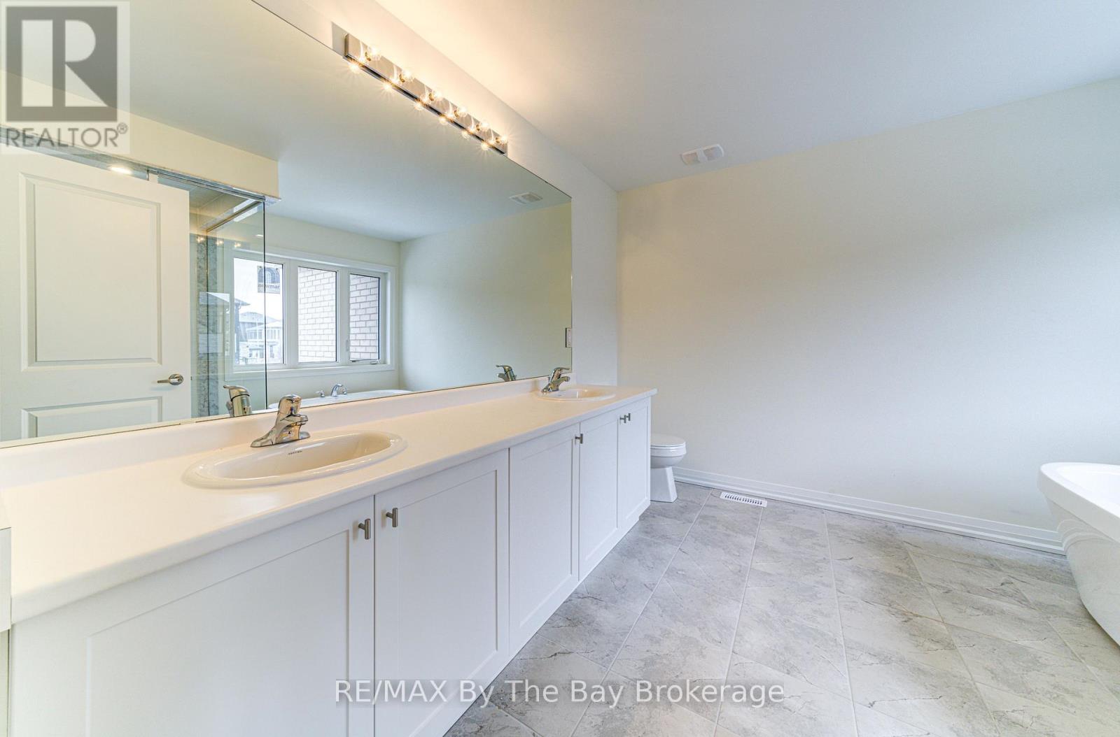 73 FEDERICA CRESCENT - Image 25