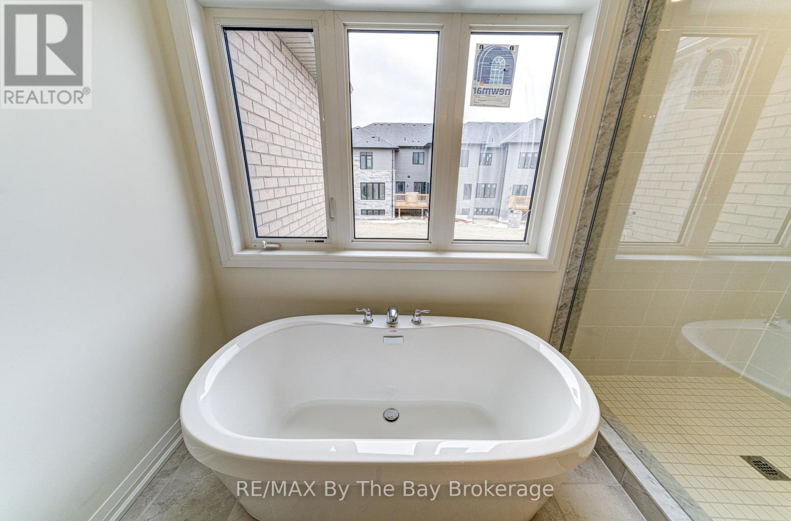 73 FEDERICA CRESCENT - Image 29