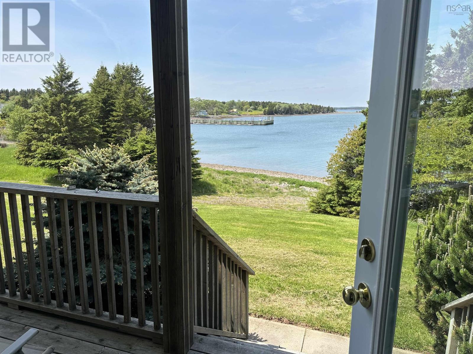 Property 17 of 48 of 11 Cap La Ronde