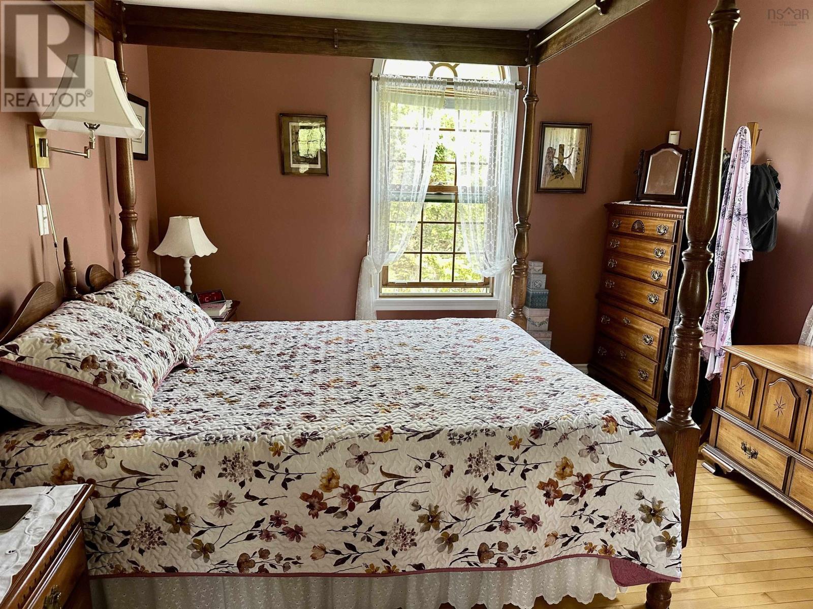 Property 22 of 48 of 11 Cap La Ronde
