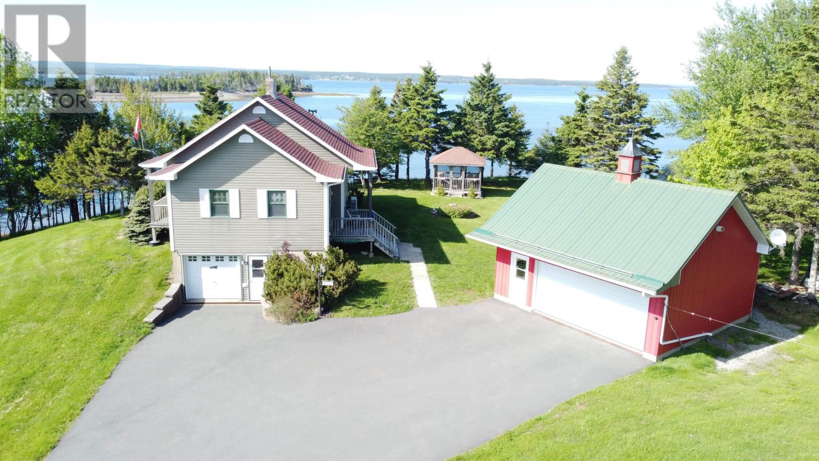 Property 47 of 48 of 11 Cap La Ronde