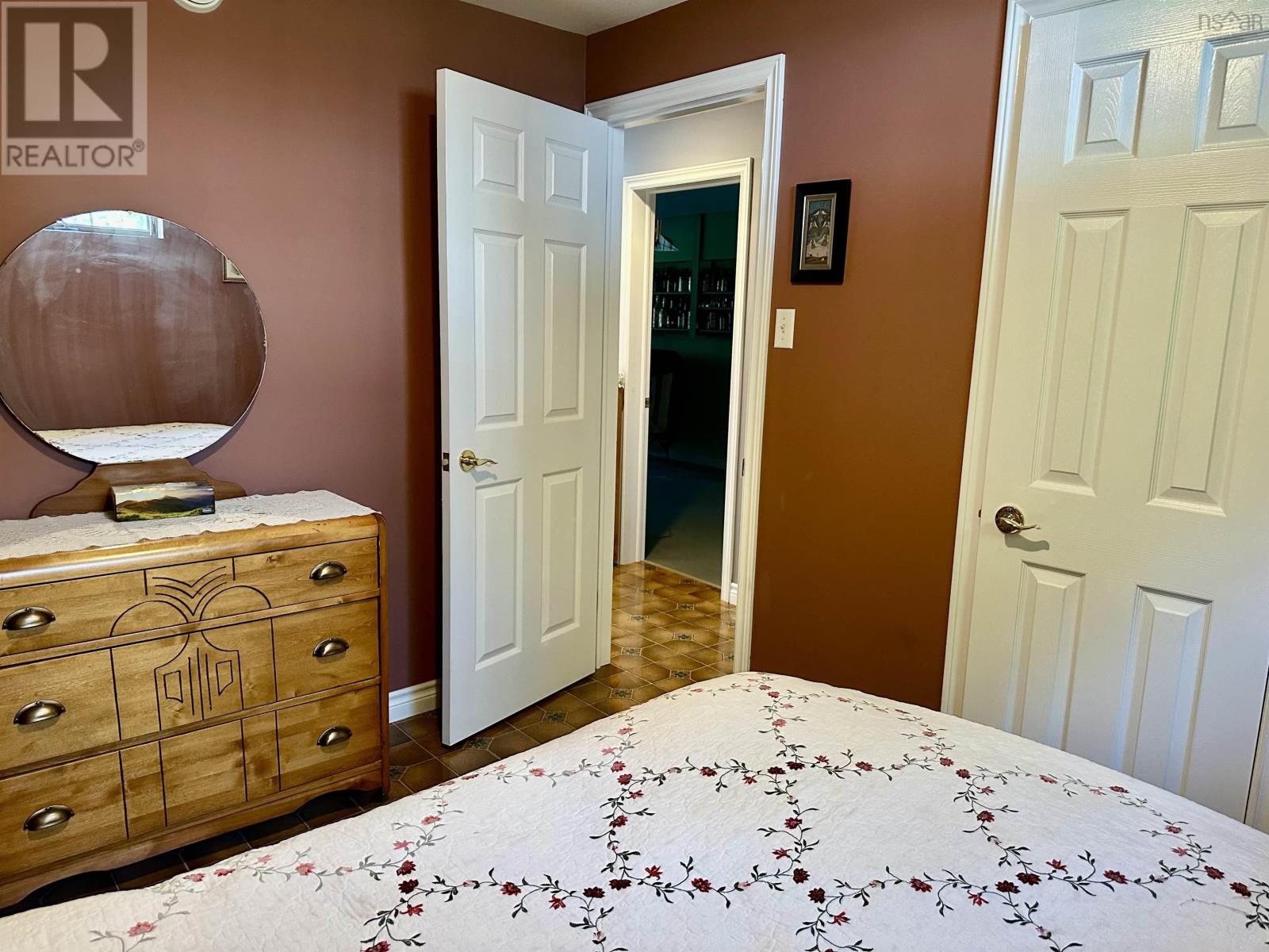 Property 28 of 48 of 11 Cap La Ronde