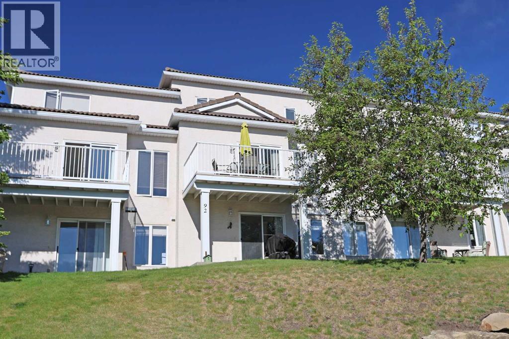 92 Hamptons Link NW - 41