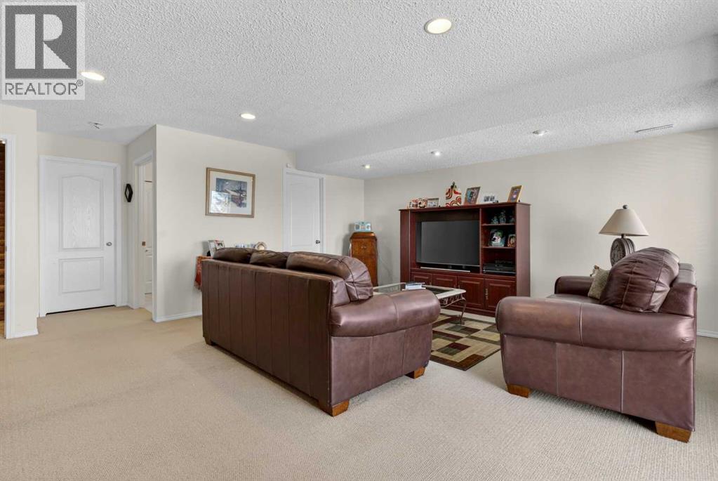 92 Hamptons Link NW - 36