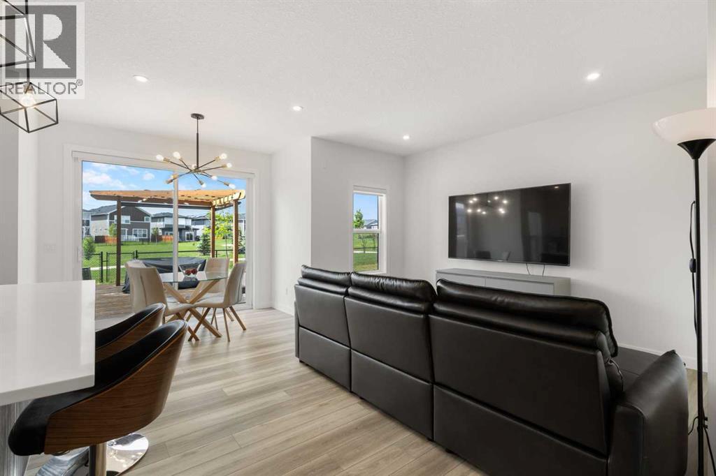 293 Carringsby Way NW - photo 3