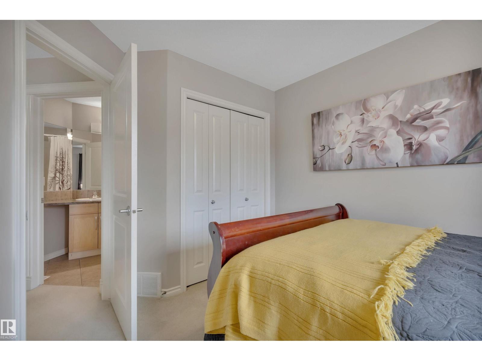 9555 73 AV NW - 32