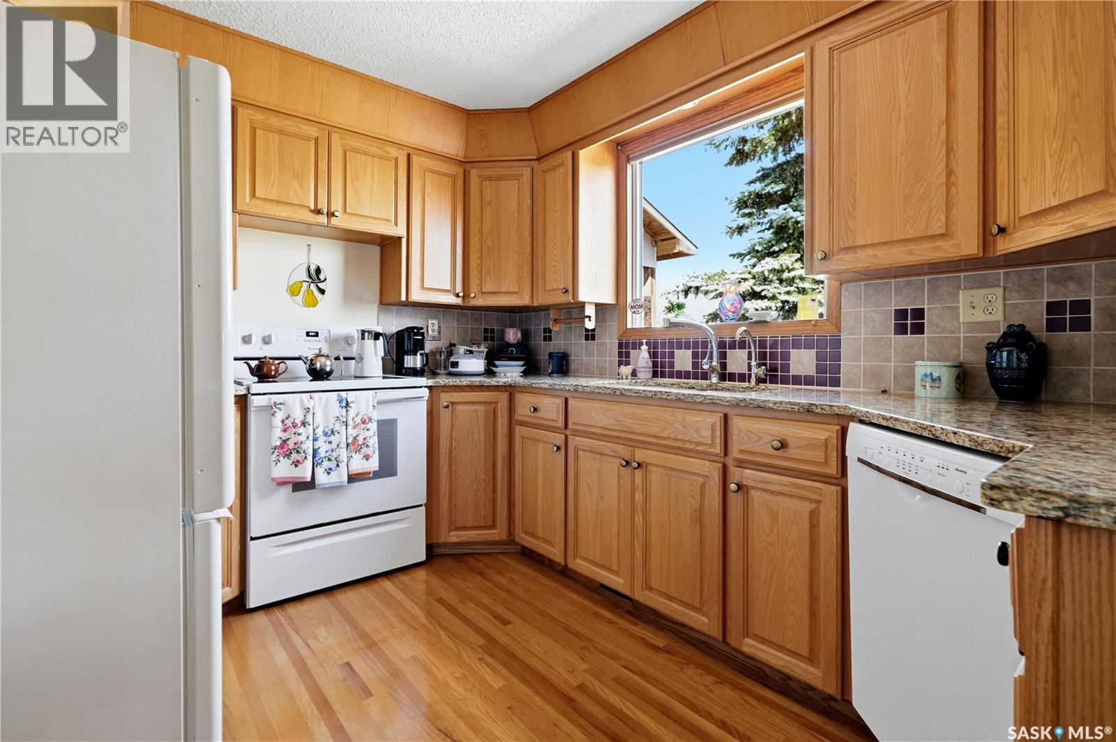 710 3rd AVENUE - 13