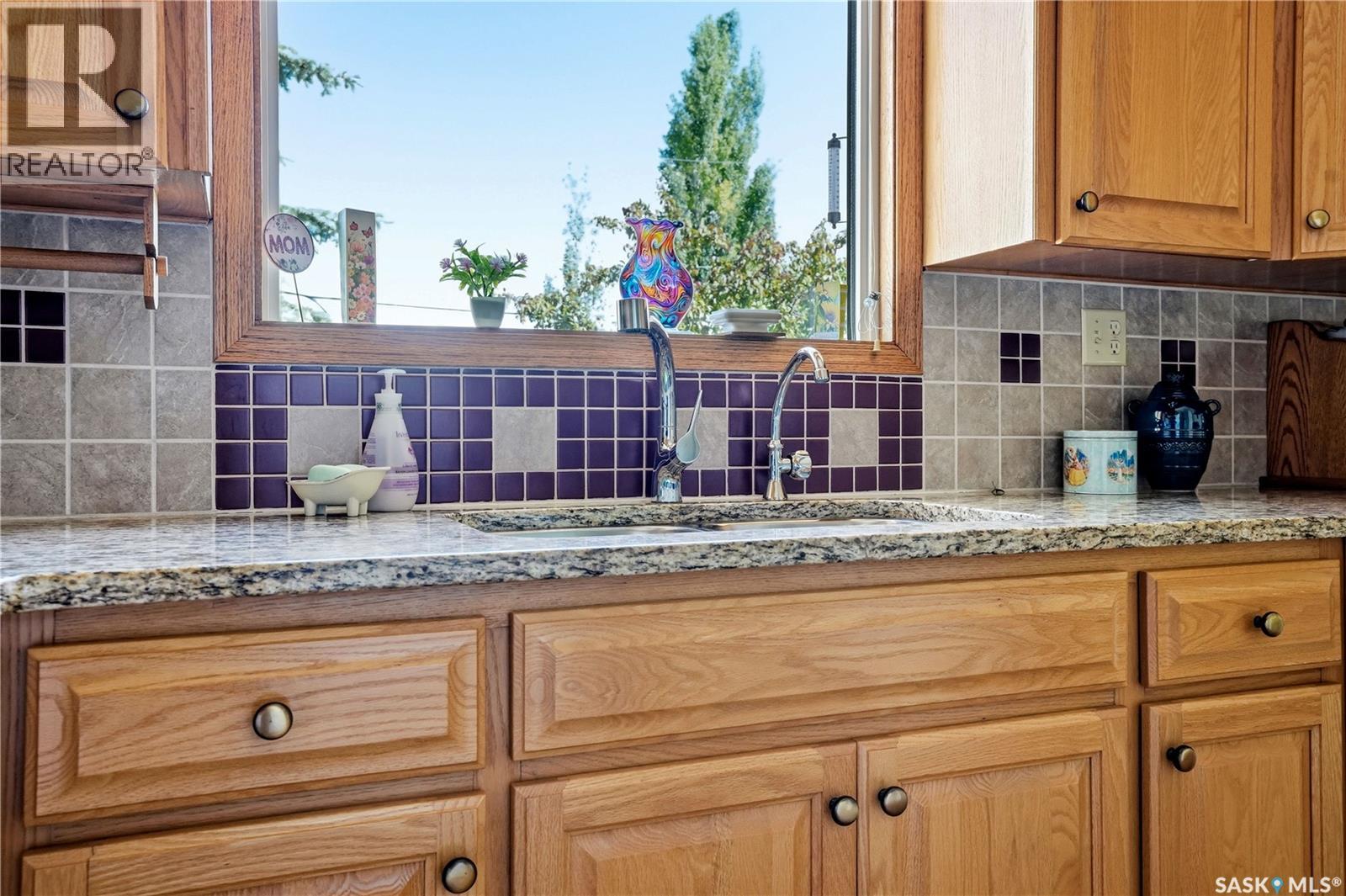 710 3rd AVENUE - 14