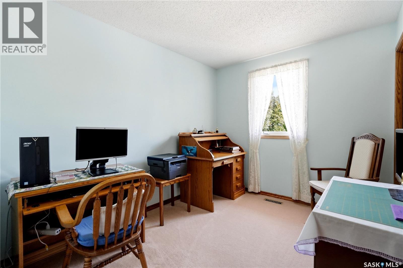 710 3rd AVENUE - 16