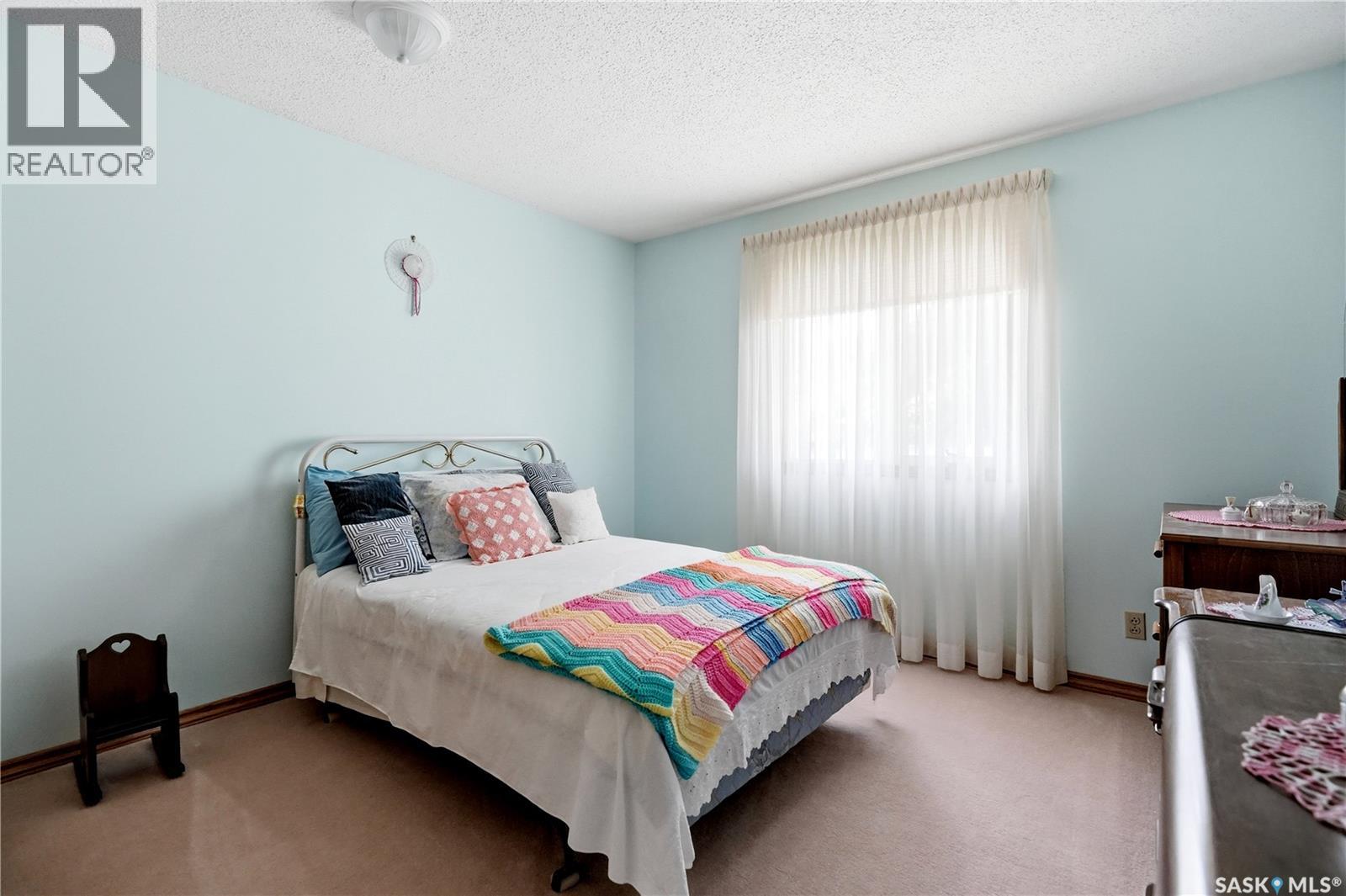 710 3rd AVENUE - 22