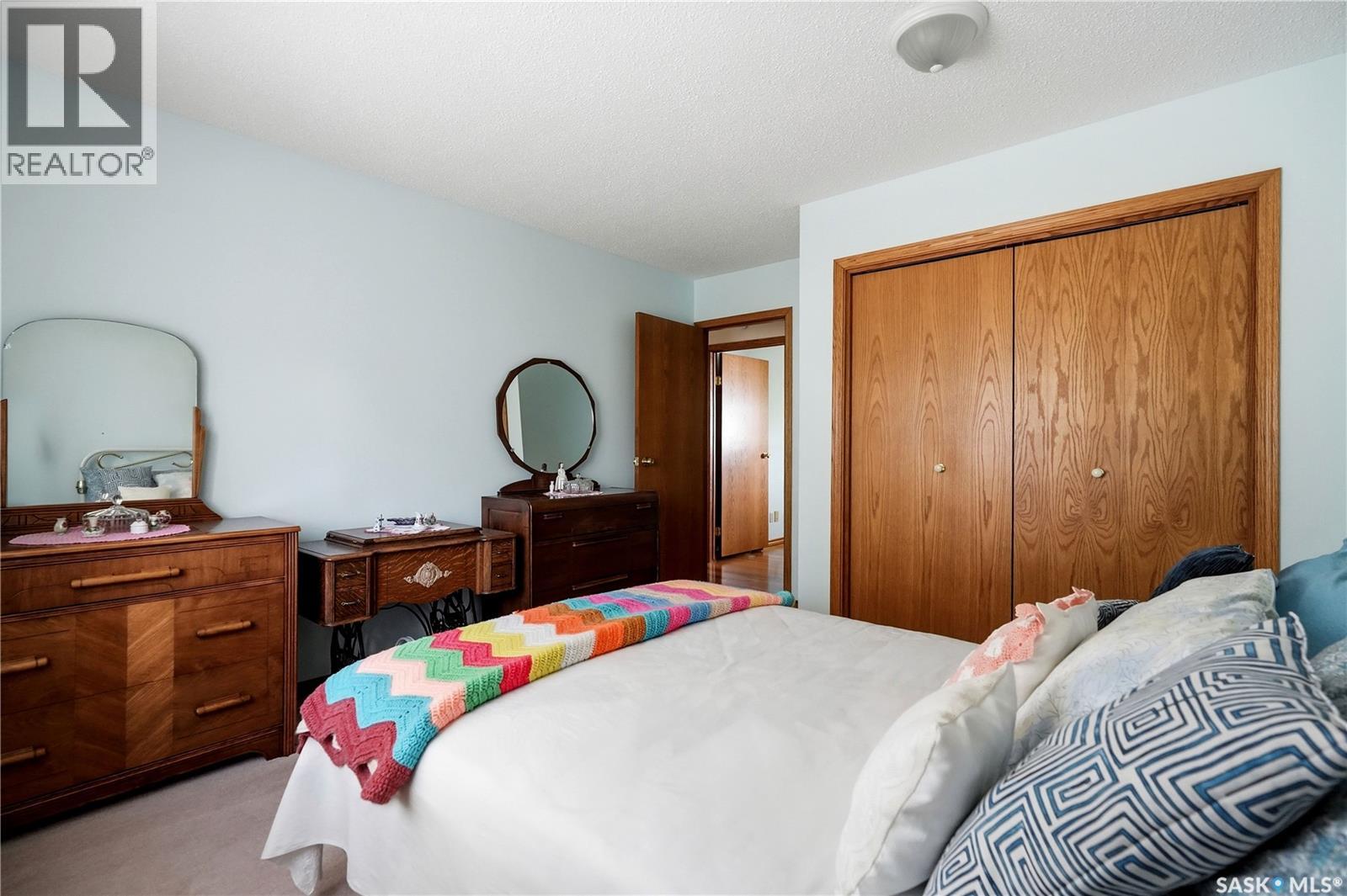 710 3rd AVENUE - 23