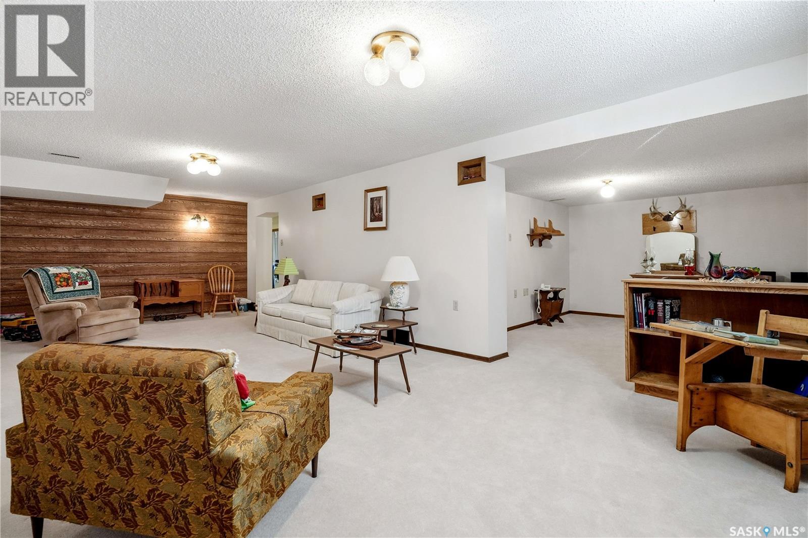 710 3rd AVENUE - 24