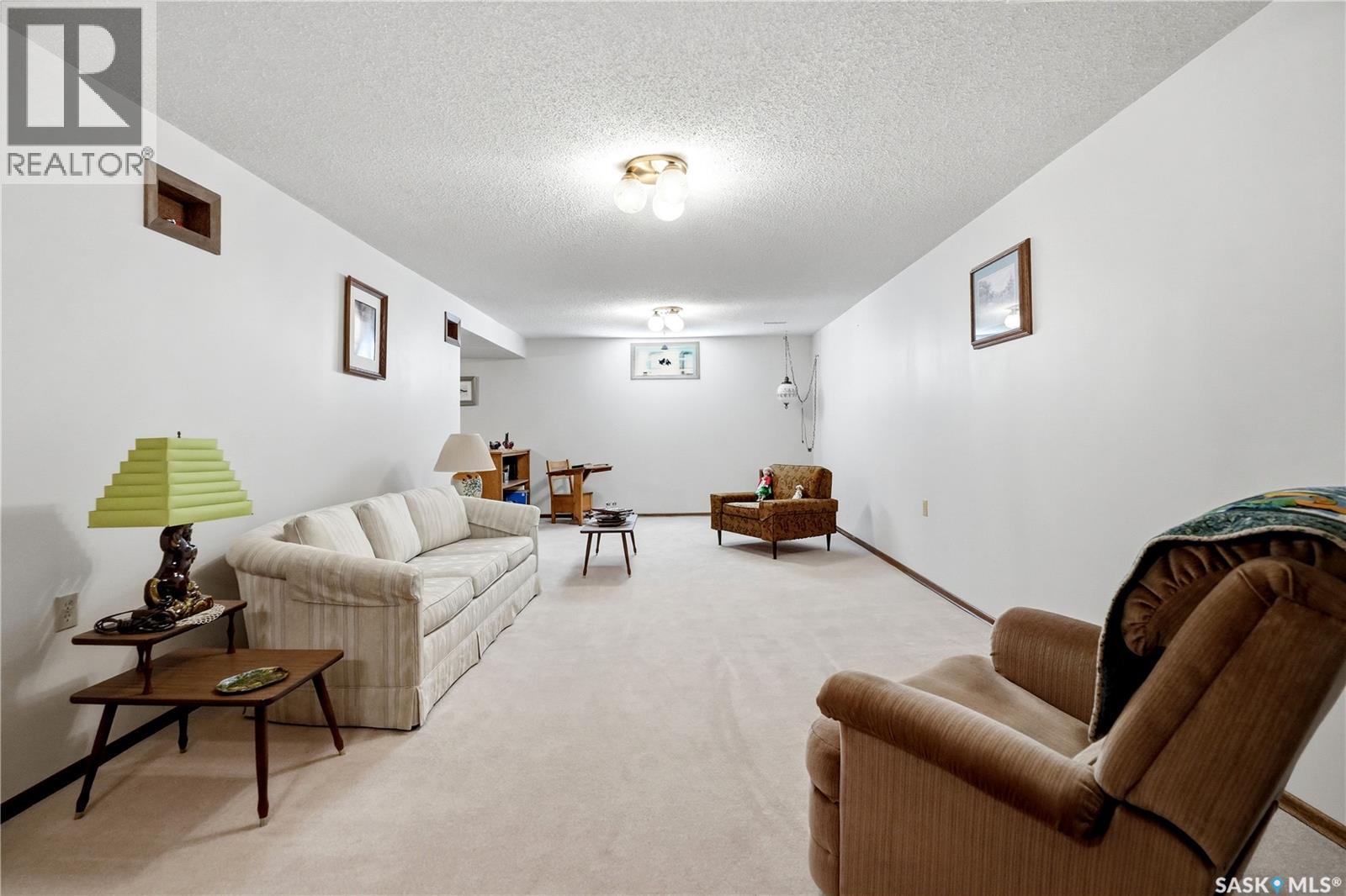 710 3rd AVENUE - 27