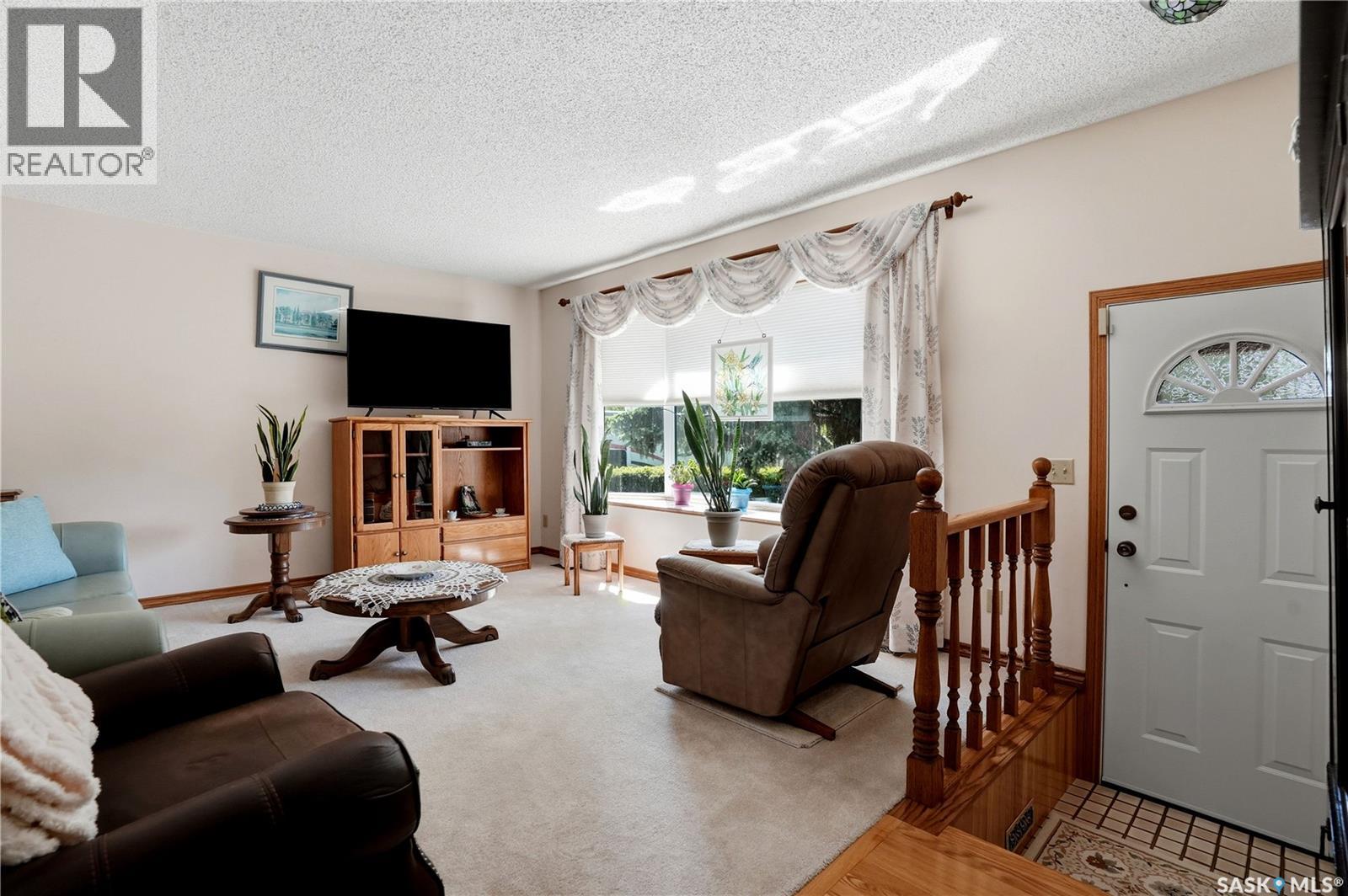 710 3rd AVENUE - 4