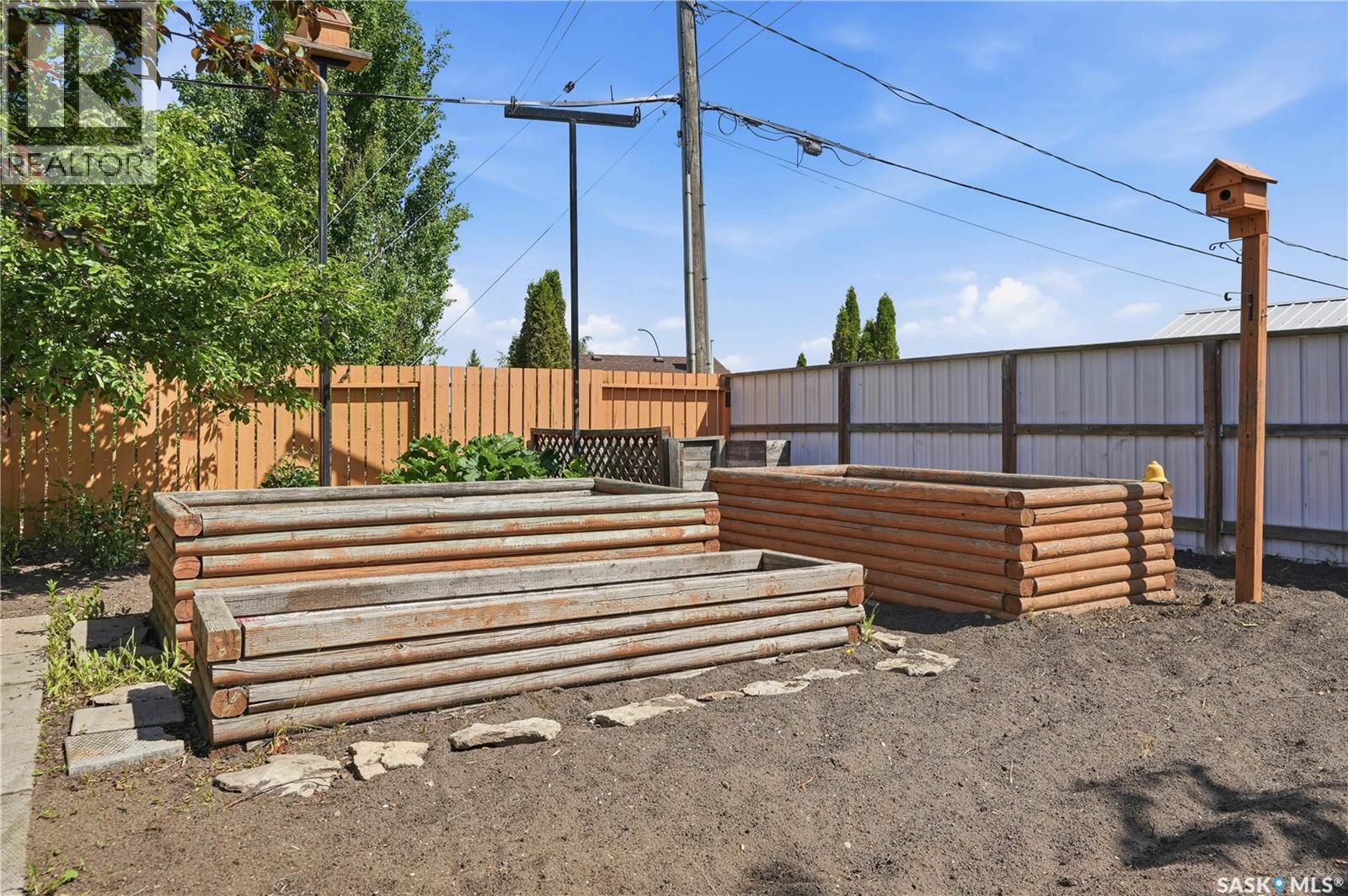 710 3rd AVENUE - 40