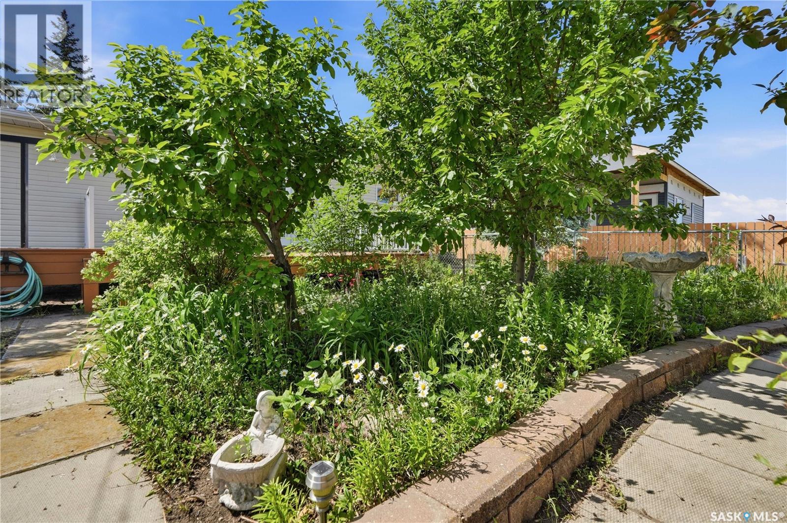 710 3rd AVENUE - 41