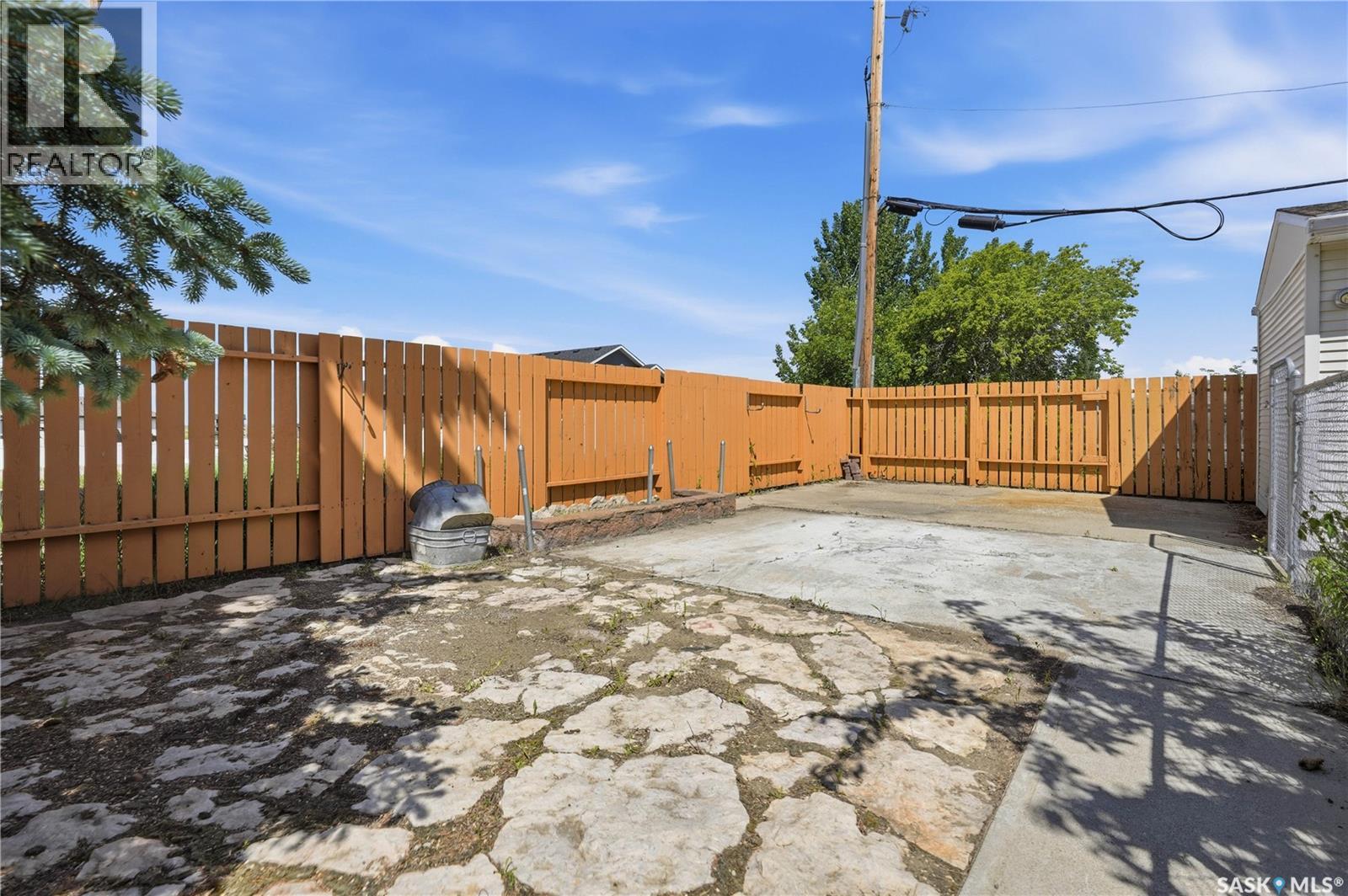 710 3rd AVENUE - 44