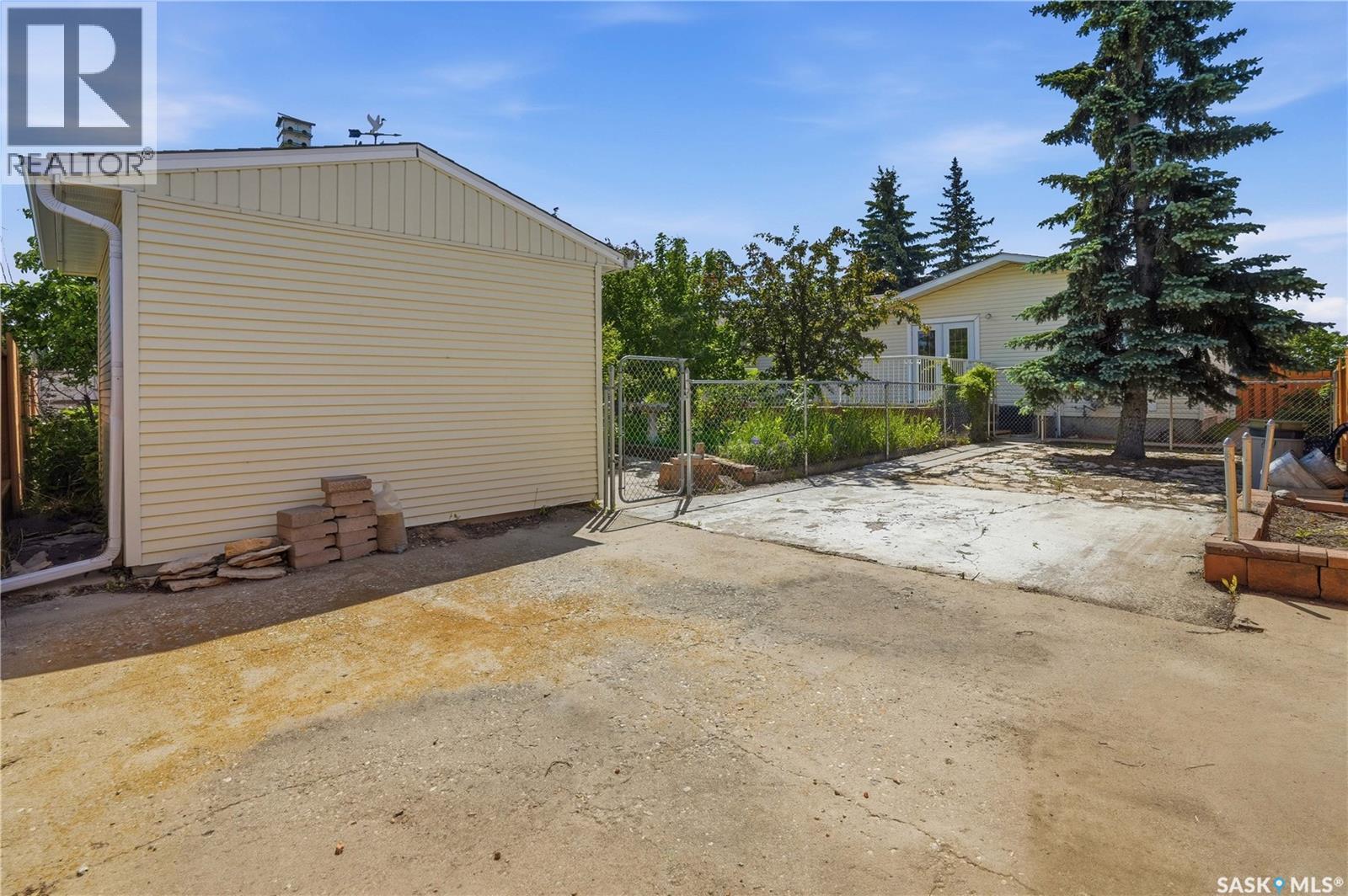 710 3rd AVENUE - 45