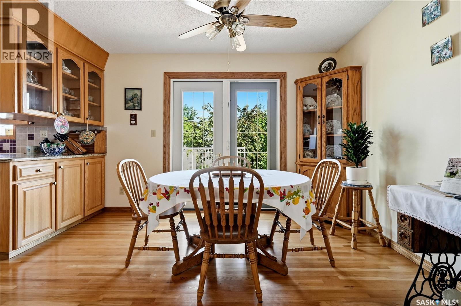 710 3rd AVENUE - 6