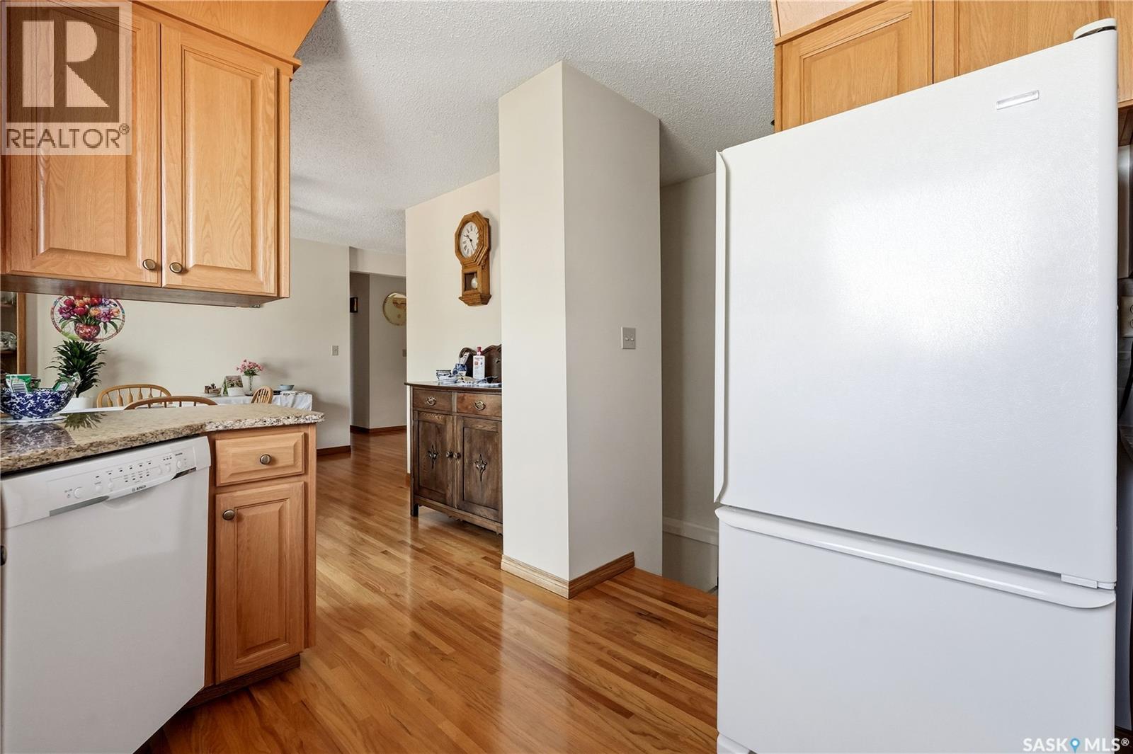 710 3rd AVENUE - 9