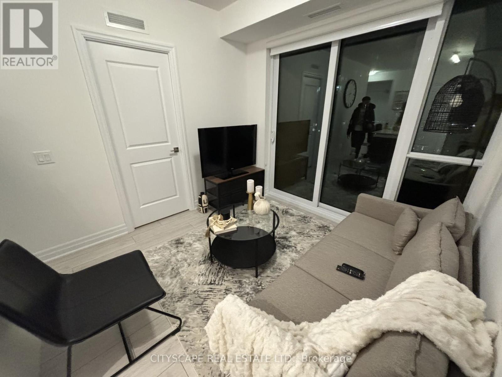 #2307 30 ELM DRIVE - 2