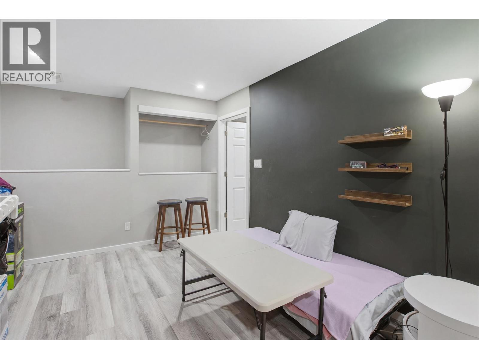 943 SURREY Avenue - 23