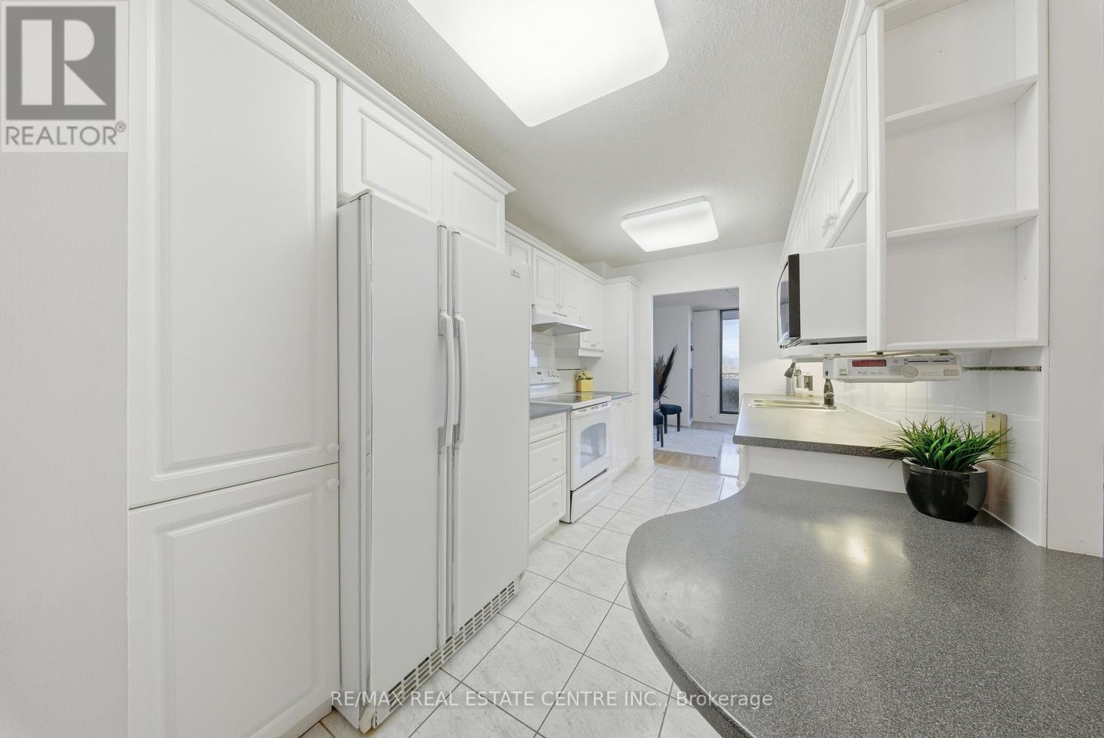 #602 2055 UPPER MIDDLE ROAD - 9