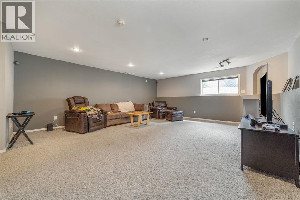 260 Red Crow Boulevard W — photo 24