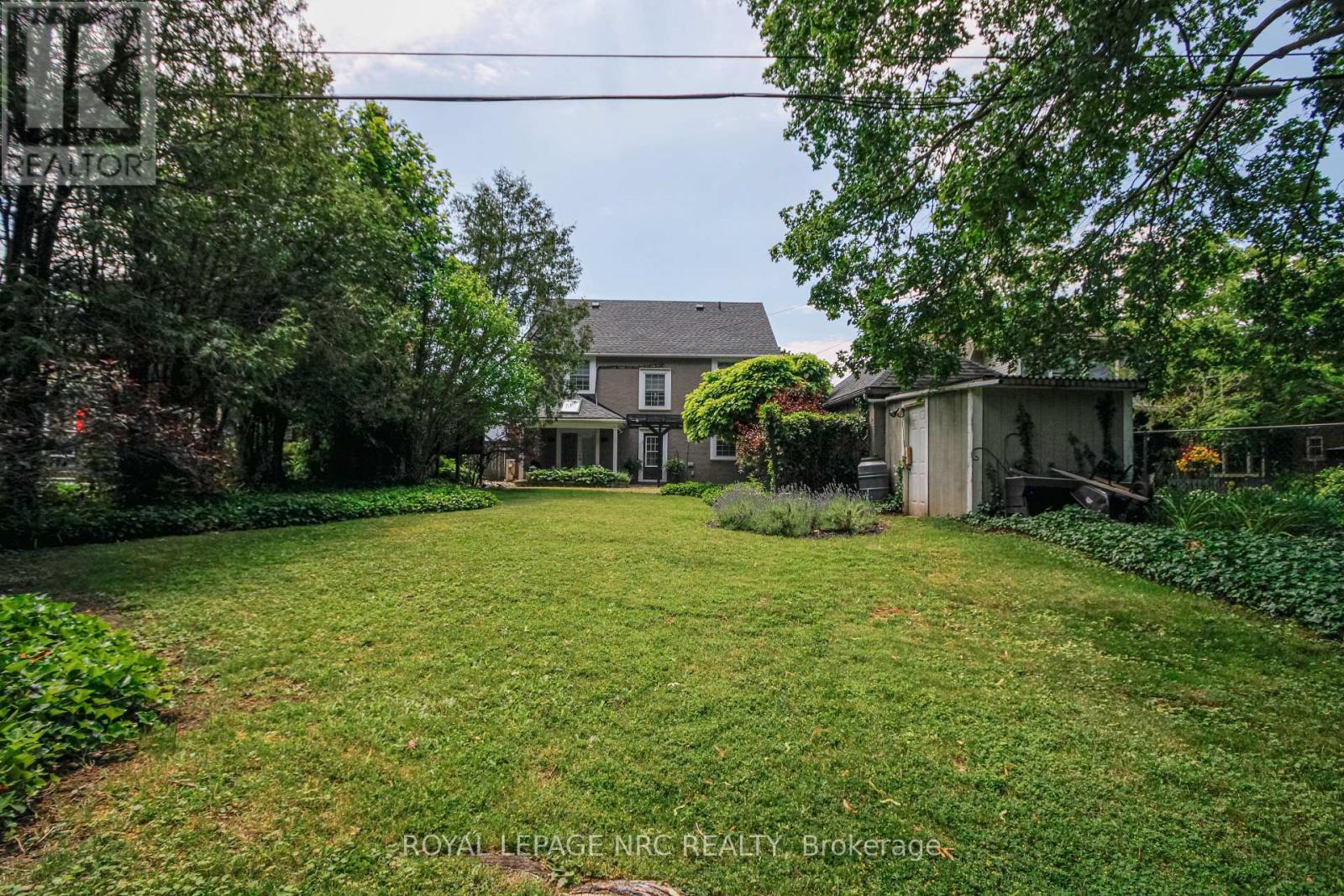 15 SOUTH DRIVE - 33