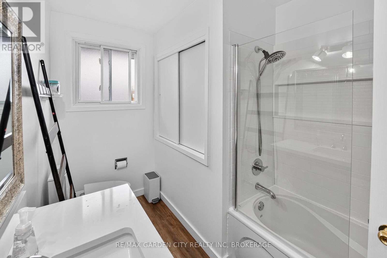 78 MEREDITH DRIVE - 26