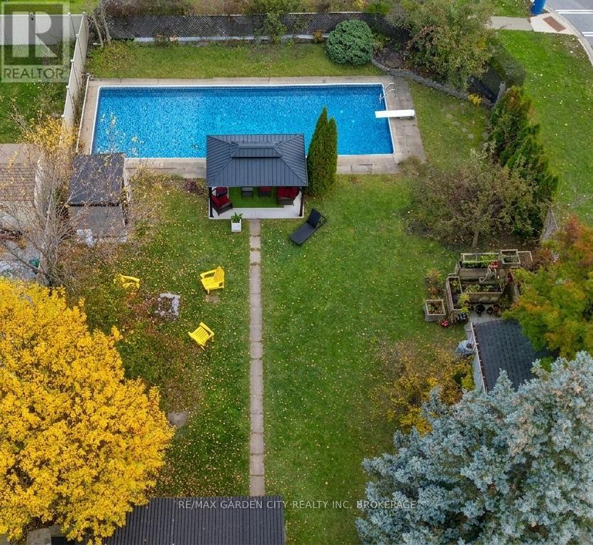 78 MEREDITH DRIVE - 44