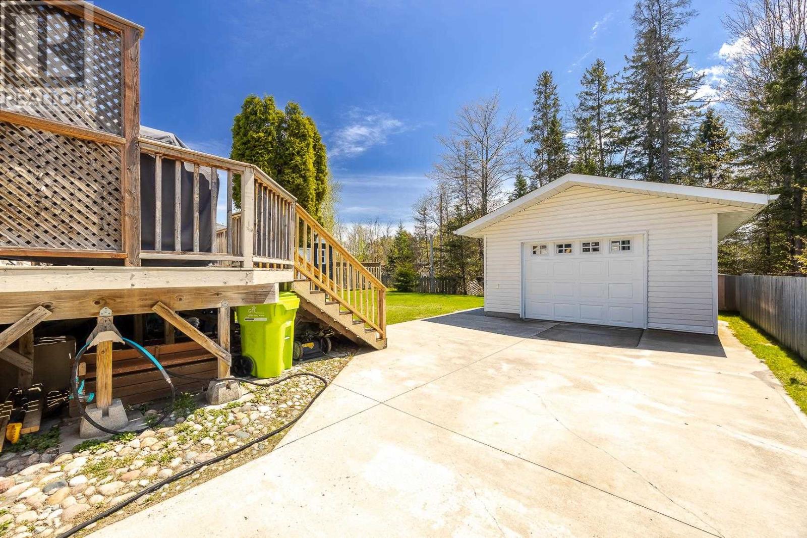 11 Chatfield DR - 24