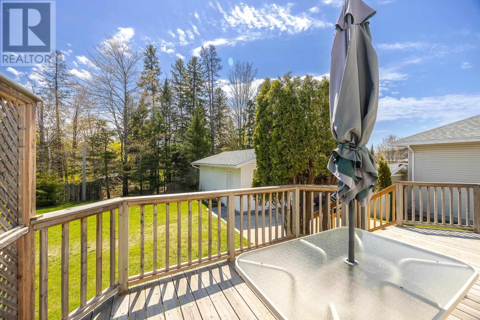 11 Chatfield DR - 27