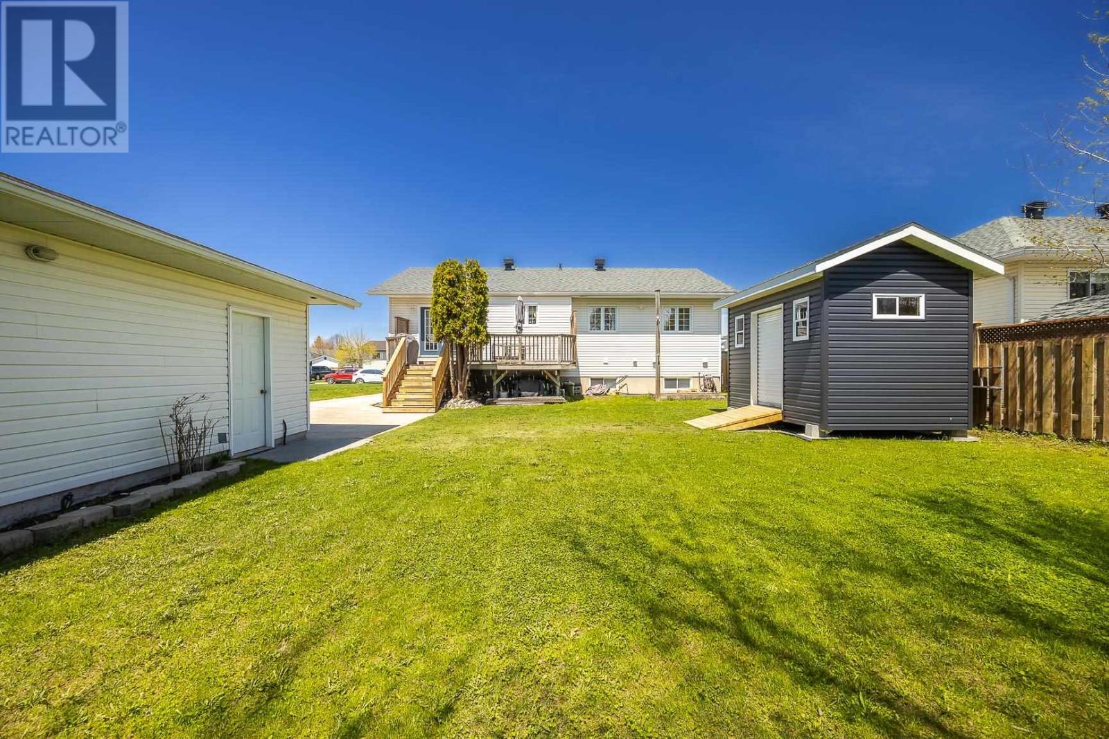 11 Chatfield DR - 25