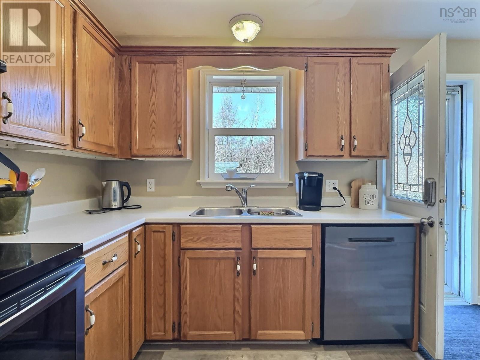 17 Menlow Court - 3