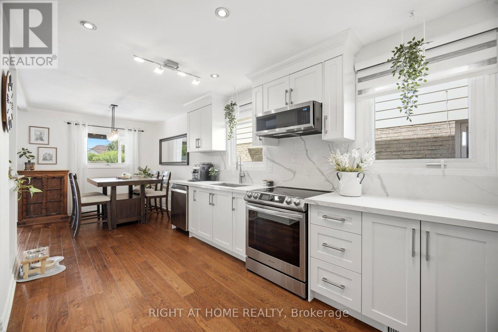 7013 HICKLING CRESCENT - 12